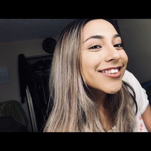 Meet your Posher, Viviana